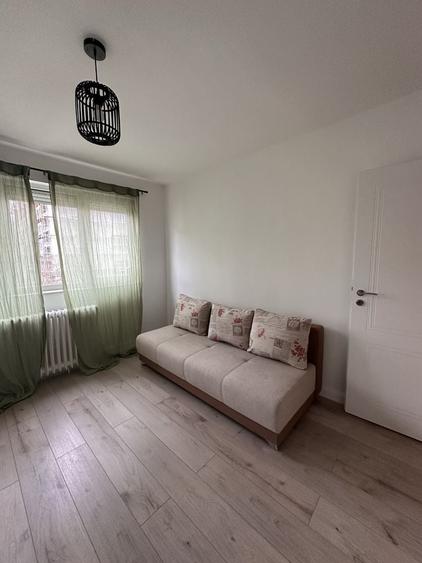 Apartament cu 3 camere decomandat, mobilat în Iosia