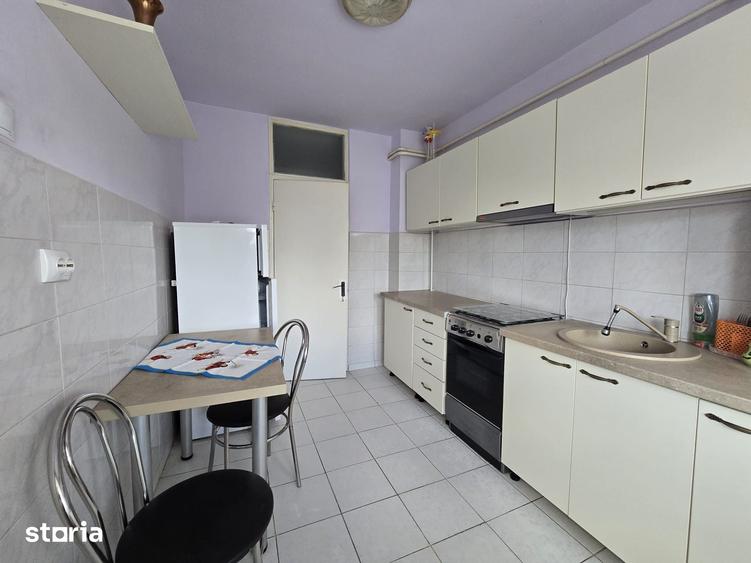 Apartament cu 2 camere decomandat în Piața Centrală