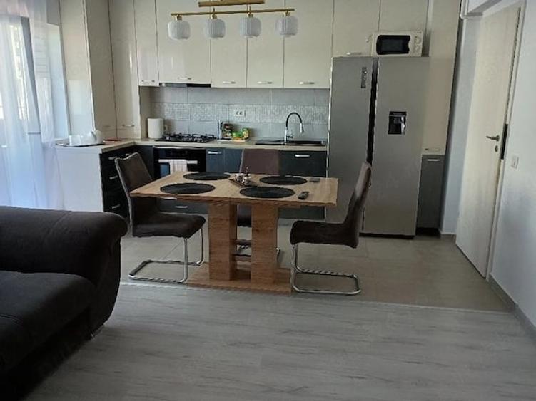 Apartament cu 3 camere decomandat, mobilat în Theodor Pallady