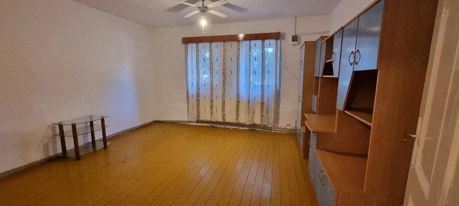 Casă cu Teren 2431 Mp în Central