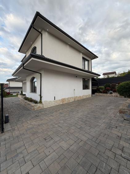 Casă individuală cu 5 camere cu Canalizare în Exterior Est
