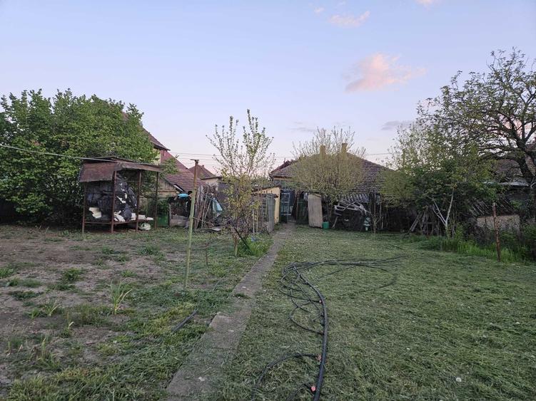 Casă cu 3 camere în Sânleani
