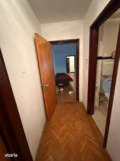 Apartament cu 3 camere semidecomandat în Dristor