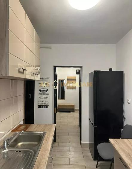Apartament cu 2 camere semidecomandat, mobilat în Colentina