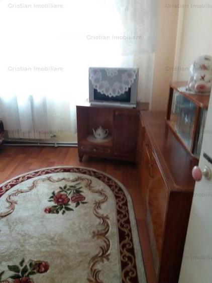 Apartament cu 3 camere decomandat în Apollo