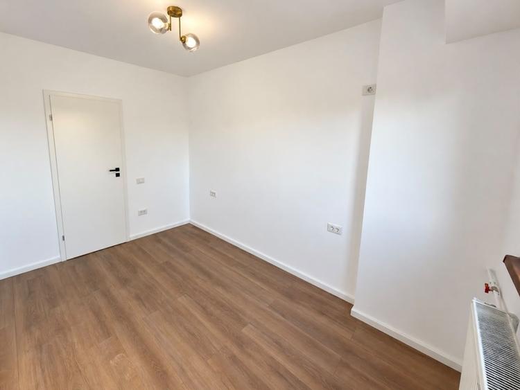 Apartament cu 3 camere semidecomandat în Gorjului