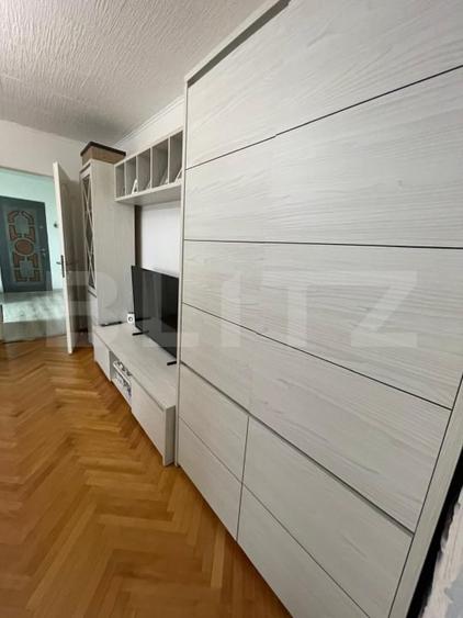 Apartament cu 2 camere semidecomandat, mobilat în Câmpia Turzii