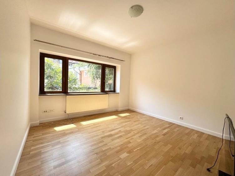 Apartament cu 3 camere în Primăverii