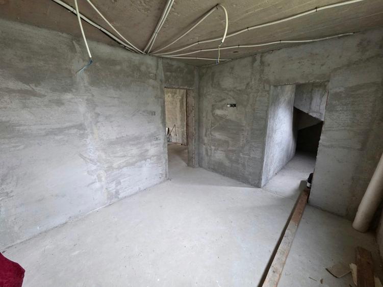 Casă individuală cu 5 camere cu Teren 513 Mp în Giarmata