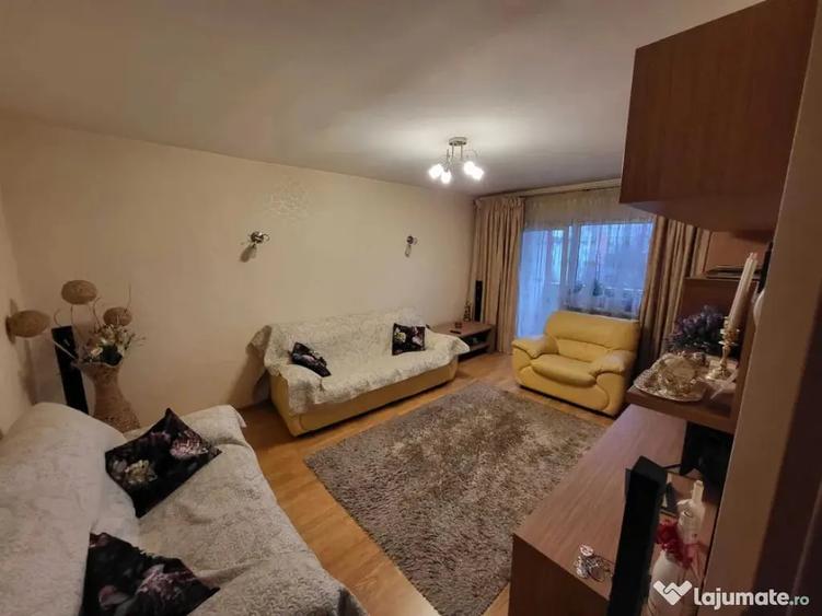 Apartament cu 3 camere decomandat în Mărăști