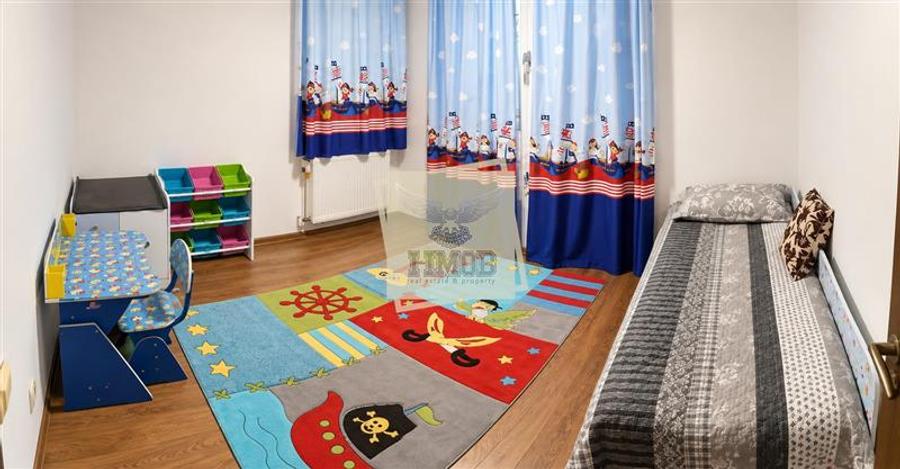 Apartament cu 3 camere semidecomandat, mobilat în Turnișor
