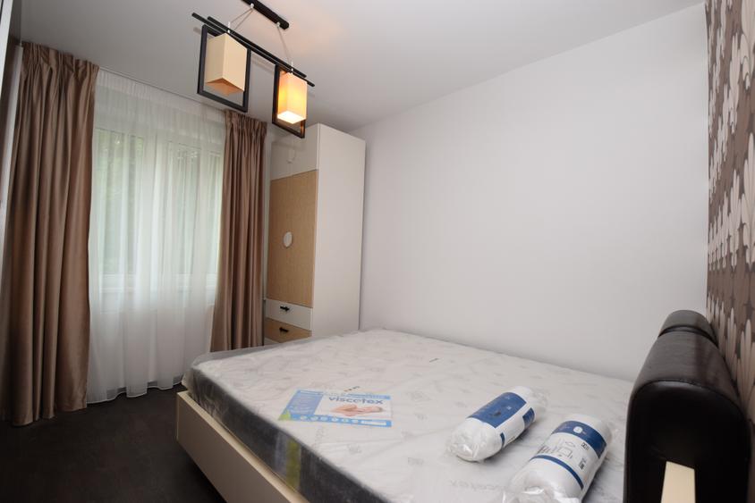 Apartament cu 2 camere decomandat în Titan