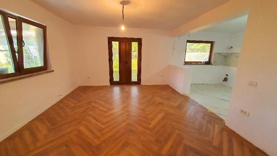 Casă cu Teren 1800 Mp în Deleni