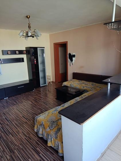 Apartament cu 3 camere semidecomandat în Drumul Taberei