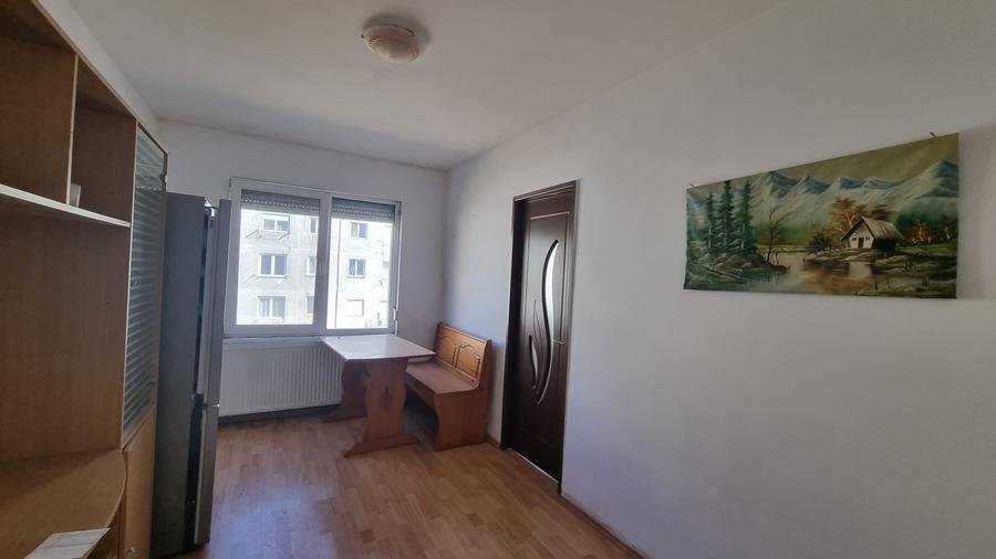 Apartament cu 2 camere semidecomandat în Micro 14