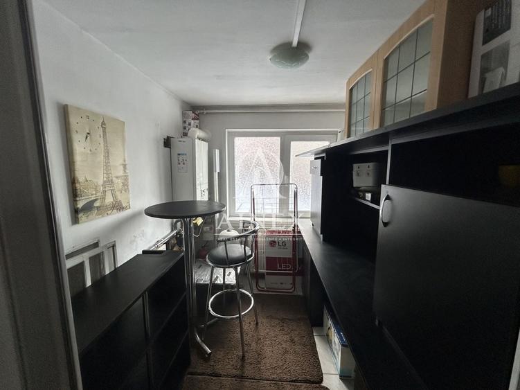 Apartament cu 4 camere decomandat, mobilat în Torontalului