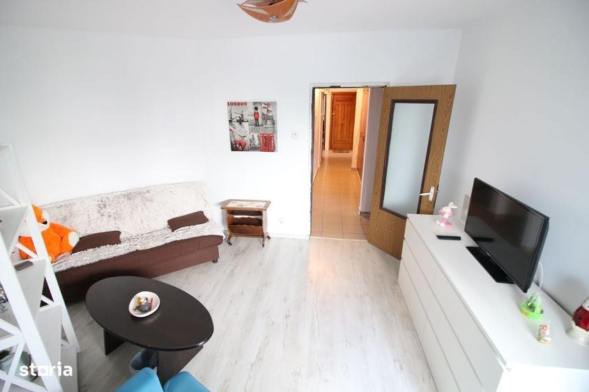 Apartament cu 3 camere decomandat în Siderurgiștilor