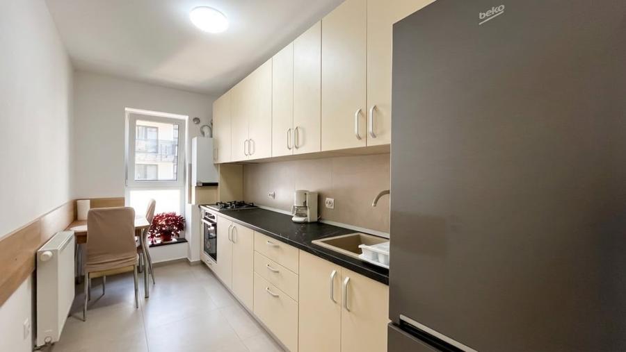 Apartament cu 2 camere decomandat, mobilat în Tractorul