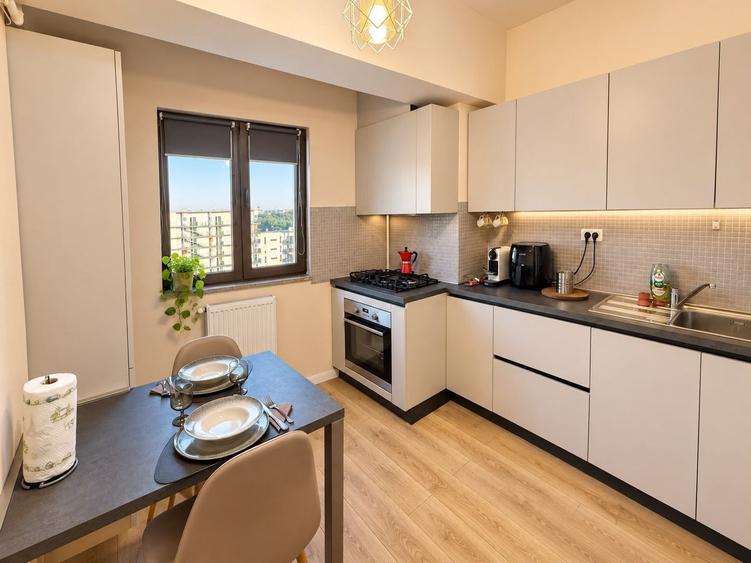 Apartament cu 3 camere decomandat, mobilat în Sisești