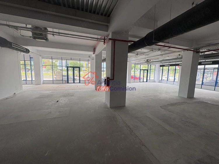Spațiu comercial, de 800 mp, în Podu Roș