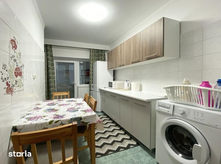 Apartament cu 3 camere decomandat în Faleza Nord