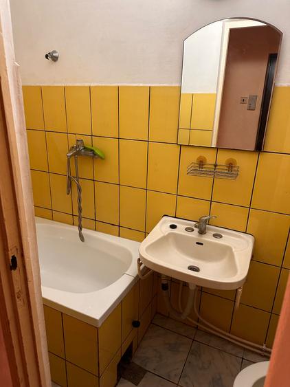 Garsonieră decomandată în Spitalul Județean