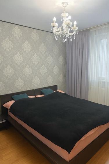 Apartament cu 3 camere semidecomandat în Drumul Taberei