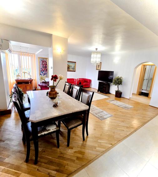 Apartament cu 3 camere decomandat în Centrul Civic