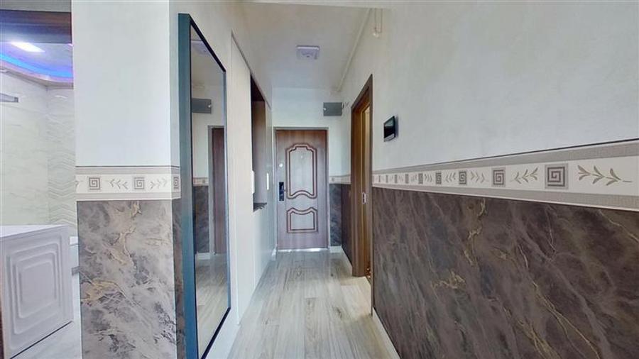 Apartament cu 4 camere decomandat, mobilat în Tractorul