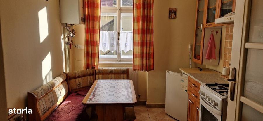 Apartament cu 2 camere nedecomandat în Cristian