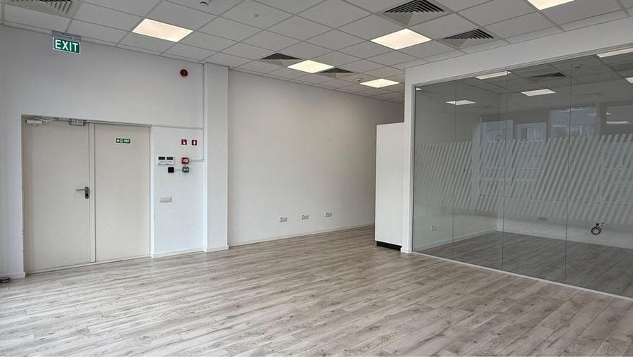 Spațiu comercial, de 350 mp, în Central