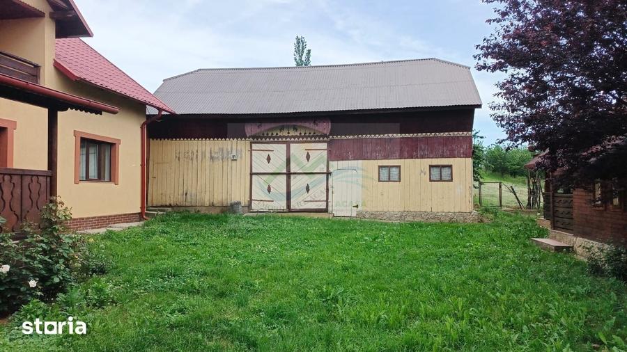 Casă cu 4 camere cu Teren 1700 Mp în Horodnic