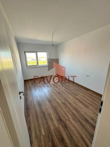 Duplex cu 4 camere cu Canalizare în Săcălaz