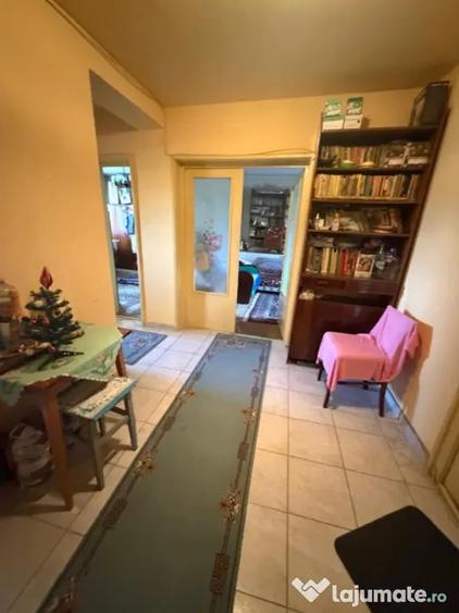 Apartament cu 3 camere decomandat în 1 Mai