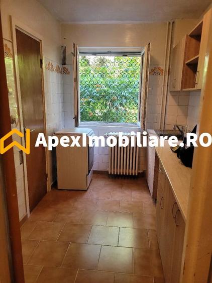 Apartament cu 3 camere semidecomandat în Militari