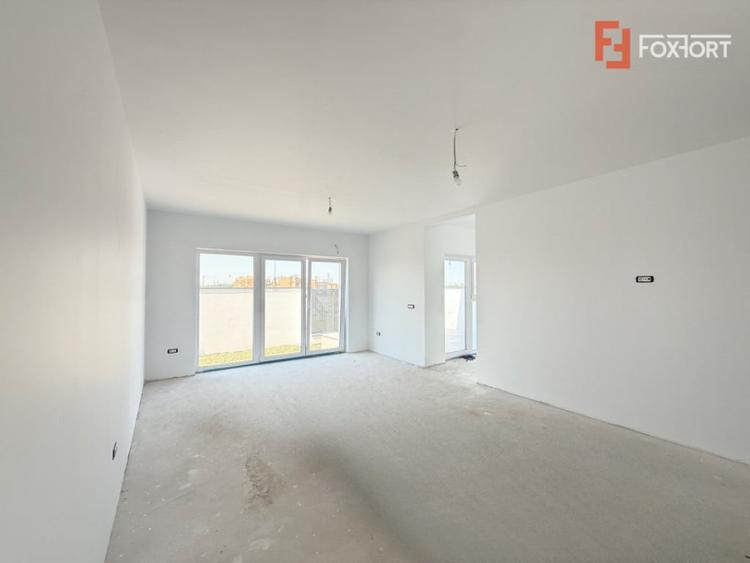 Apartament cu 4 camere în Torontalului