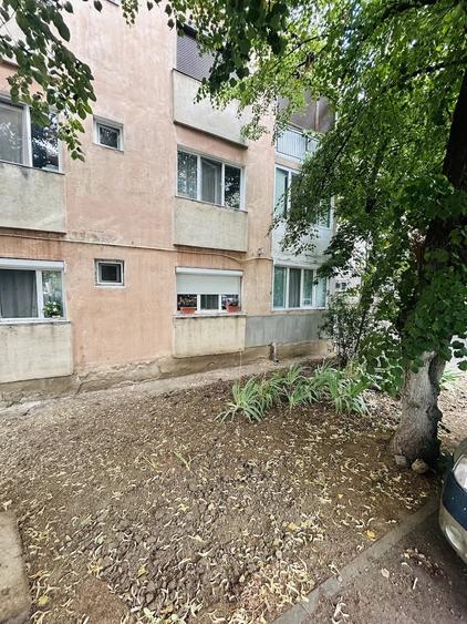 Apartament cu 2 camere semidecomandat în Nufărul