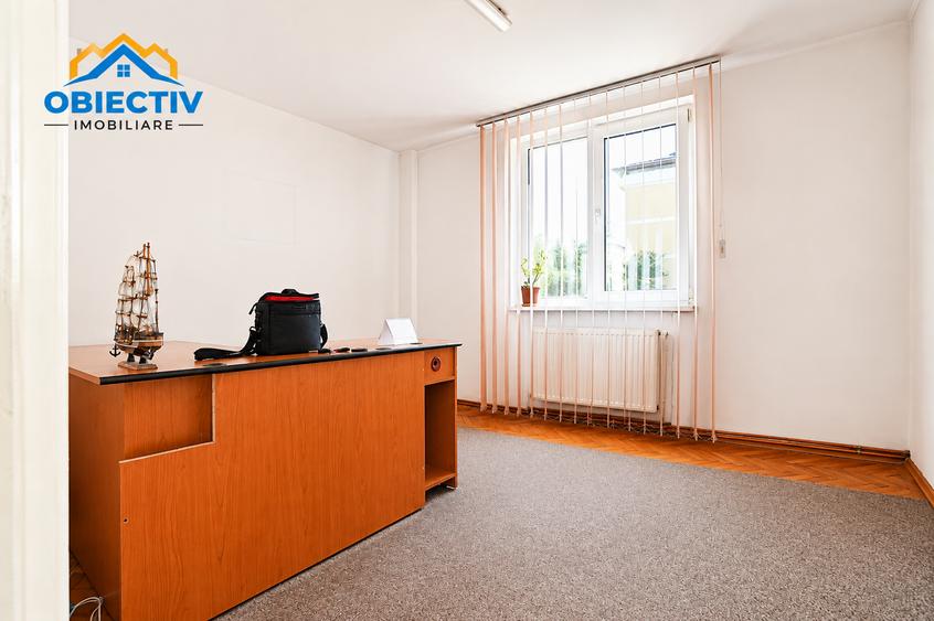 Apartament cu 4 camere decomandat în Central
