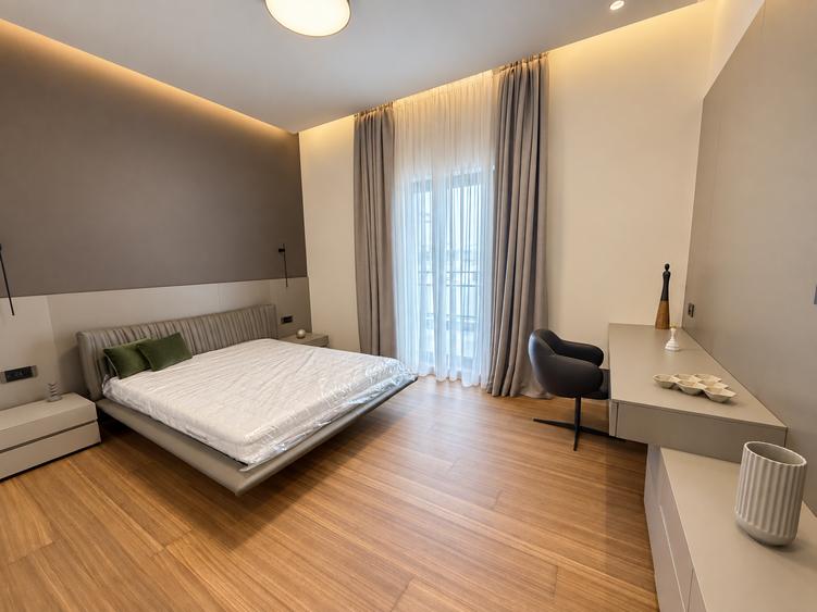 Apartament cu 4 camere în Băneasa