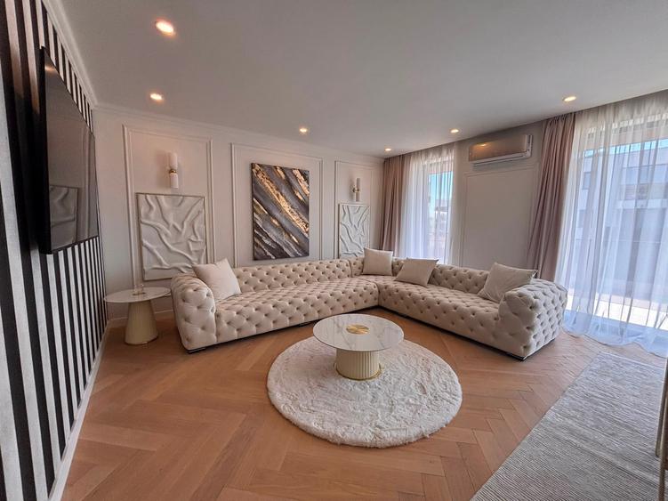 Apartament cu 4 camere în Iancu Nicolae