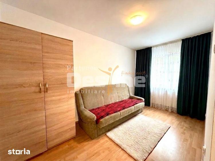 Apartament cu 3 camere semidecomandat, mobilat în Central