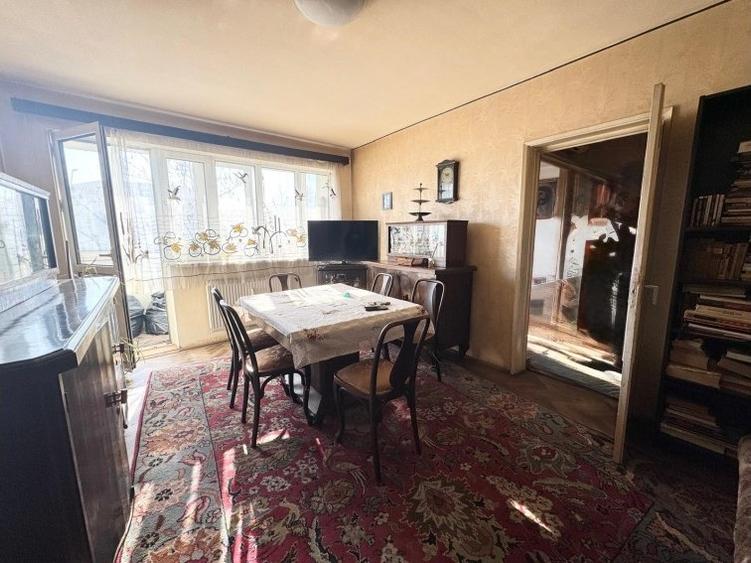 Apartament cu 3 camere în Victoriei