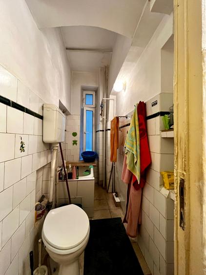 Apartament cu 3 camere semidecomandat în Calea Victoriei