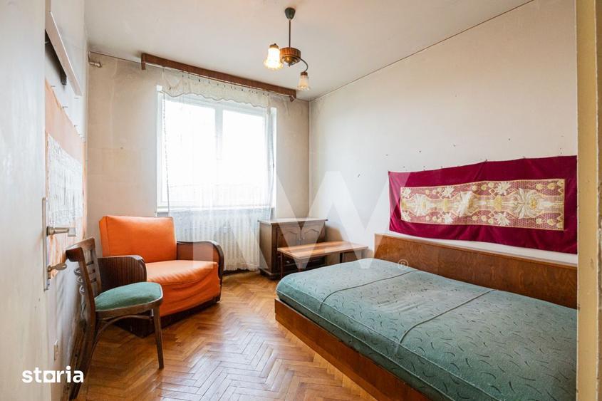 Apartament cu 4 camere semidecomandat în Astra