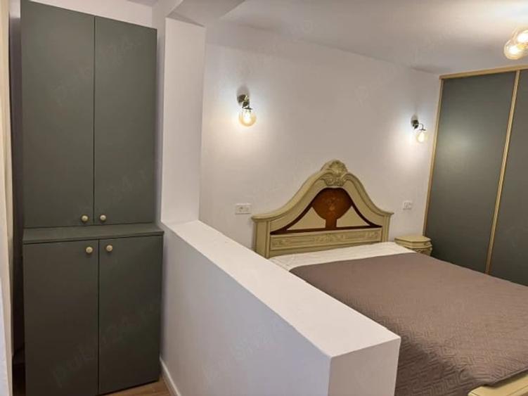 Apartament cu 3 camere semidecomandat în Tineretului