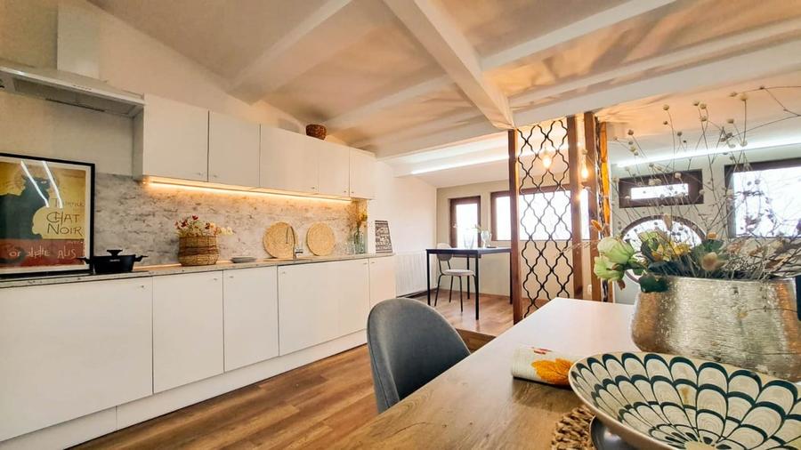 Apartament cu 4 camere semidecomandat, mobilat în Voluntari