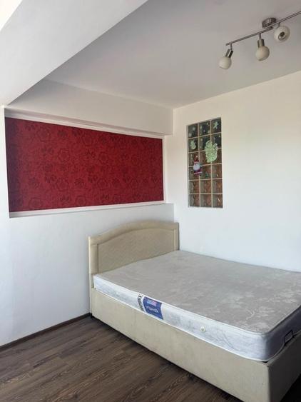 Apartament cu 3 camere decomandat în IAR