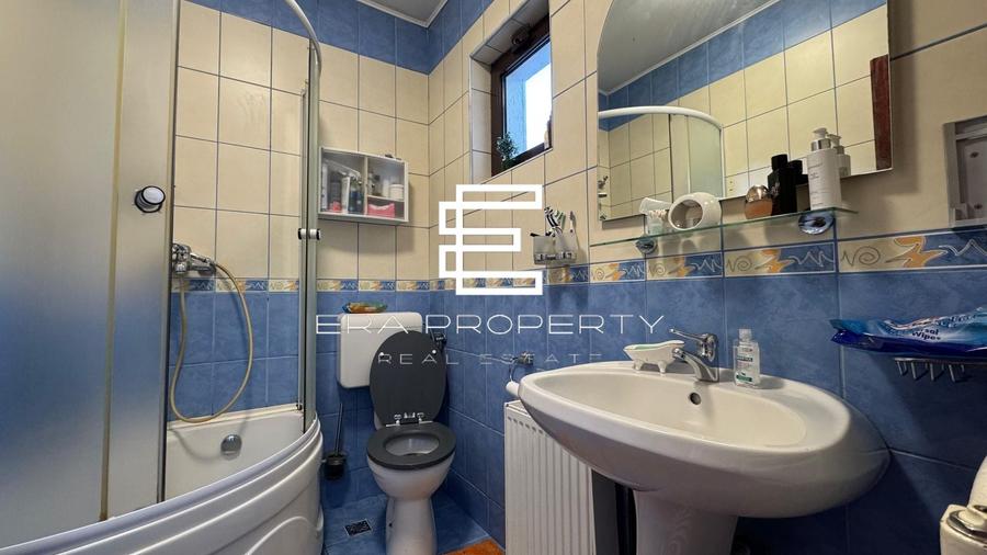 Casă individuală cu 6 camere cu Canalizare în Șelimbăr