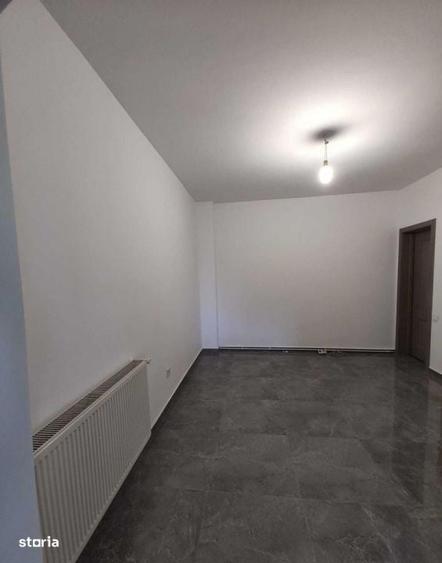 Casă cu 4 camere cu Teren 250 Mp în Central