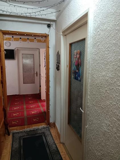 Apartament cu 3 camere decomandat în Calea Romanului